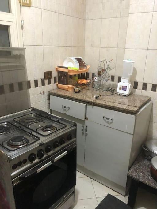 Cozy 2br Near Who, Airport Apartment