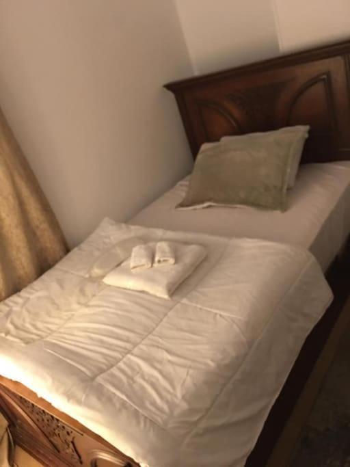 Cozy 2br Near Who, Airport Apartment