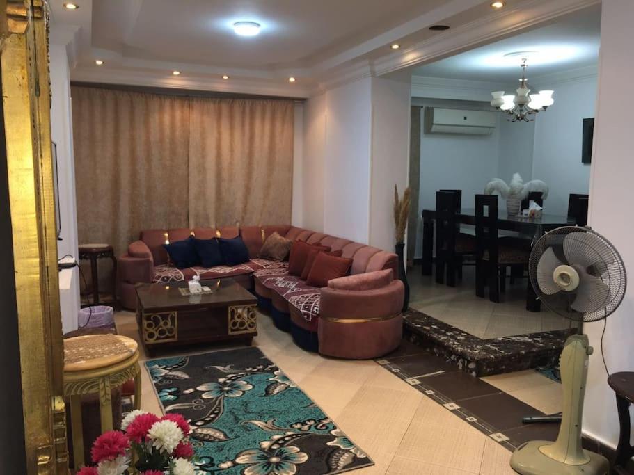 Cozy 2br Near Who, Airport Apartment *